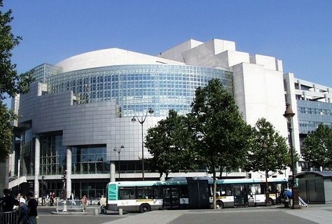 PARIS ...    L'Opéra Bastille  !