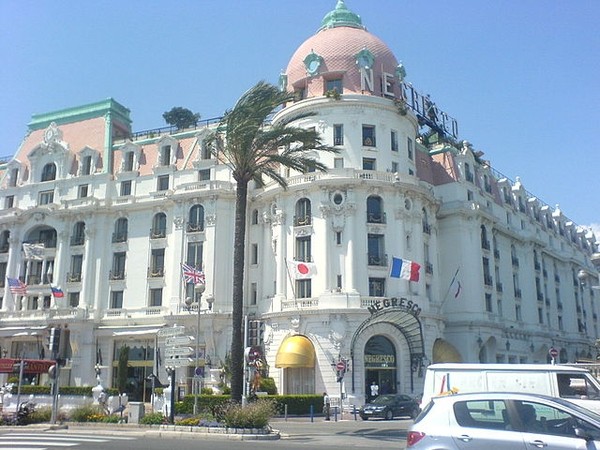 A la découverte  de  ...  l'hôtel  Negresco à Nice  !