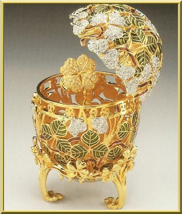 Les Oeufs Fabergé  ...  véritables  pièces  d'orfèvrerie !