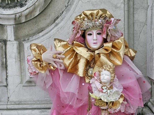Jolis masques du Carnaval   ...   de Venise  !