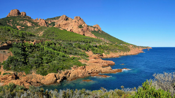 Littoral dans le massif de l'Estérel, PACA  ...