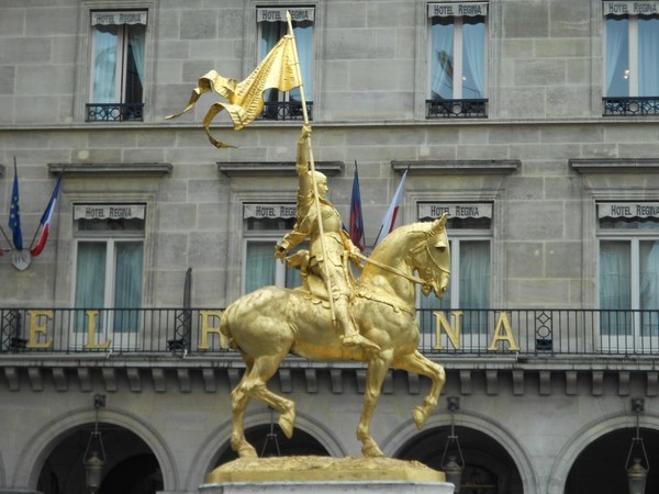 Le secret de la statue de Jeanne d’Arc   ...