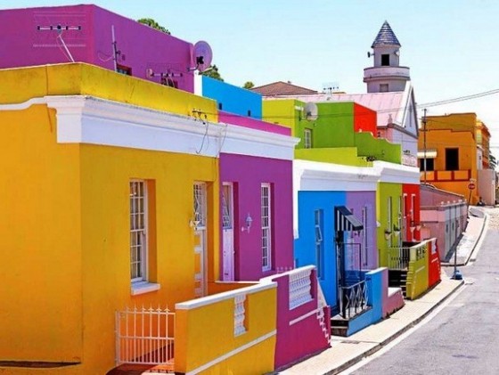 Pour le plaisir des yeux   ...  des maisons colorées !