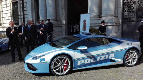 La police Italienne s’est dotée d’une Lamborghini ...