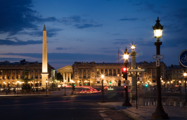 Immense bal populaire, sur la place de la Concorde ...     