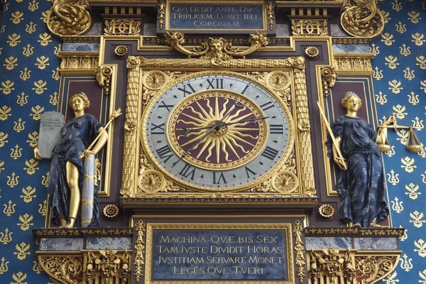 La plus vieille Horloge de Paris existe depuis 1371 !