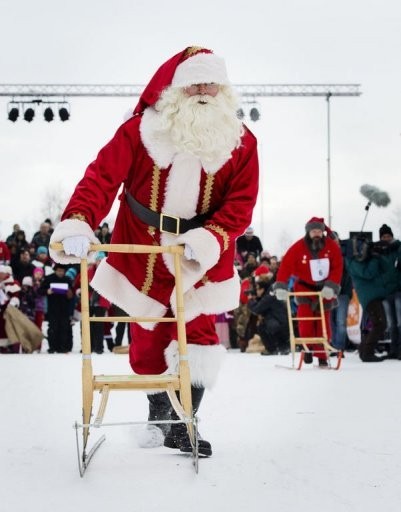 En Laponie "les ¨Pères Noël" s'échauffent  ...  déjà !