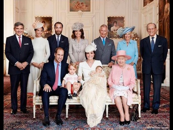 Famille royale d'angleterre  ...  la photo officielle !