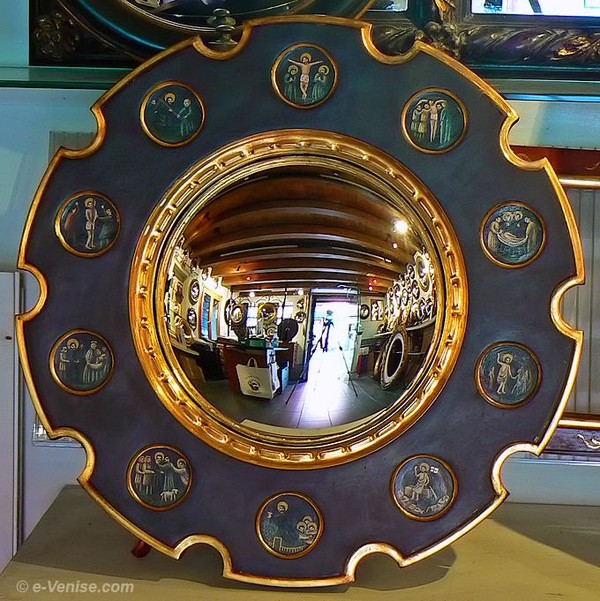 Magnifiques  miroirs Vénitiens  ...  de CANESTRELLI   !