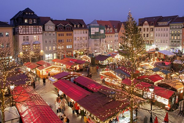 Strasbourg   ...   Et son fameux Marché de Noël  !