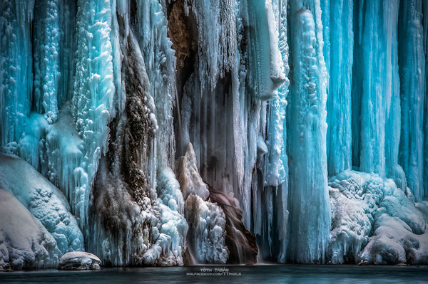 CROATIE : Le monde des mille cascades gelées  ...
