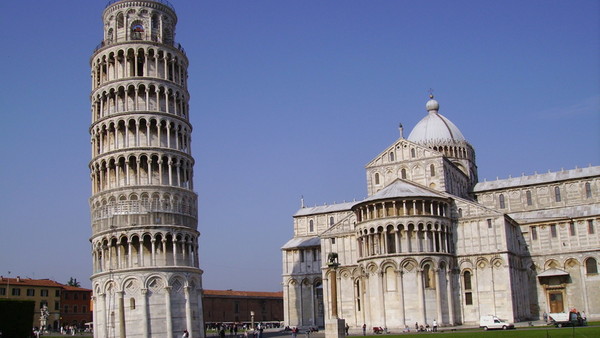 La Tour de Pise en Italie   ...