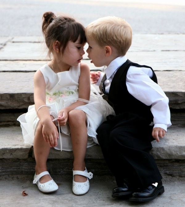 Adorable petit couple    ...