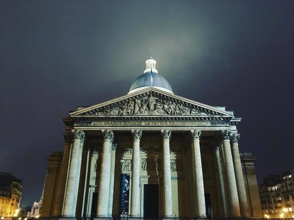 Visitez le Panthéon dans le noir  ...