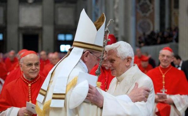 Mondial 2014 ... les deux papes ne seront pas ensemble !