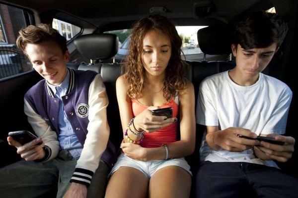 Les smartphones plus intelligents que les adolescents ?