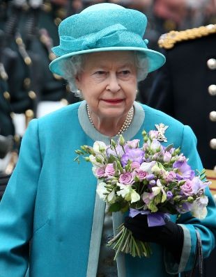 Elizabeth II, en colère contre le prince William et Kate !