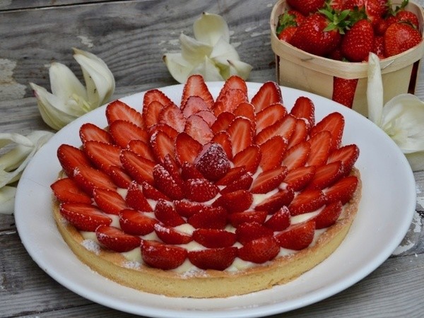 Une jolie tarte aux fraises   ...  