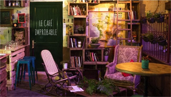Le Café  Improbable   ...   dans le marais !