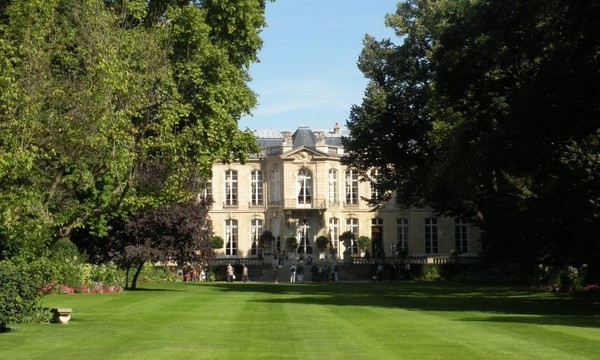 Plus grand jardin privé de la capitale : hôtel de Matignon !