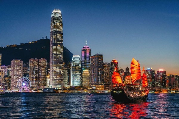 Hong-Kong : Quand modernité et tradition se mèlent ...   