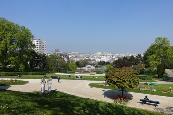 Paris   ...    Parc de la Butte du Chapeau Rouge !