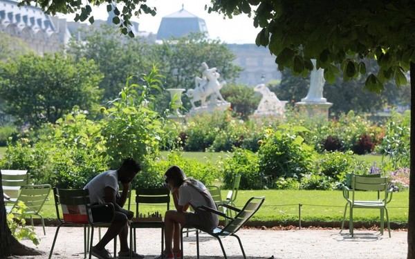 Les allées chargées d’histoire du jardin des Tuileries ...