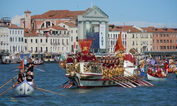 VENISE  ...   la Regata Storica di Venezia   !