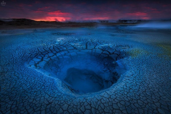 « les entrailles » de l’Islande  ...  par Alban Henderyckx !