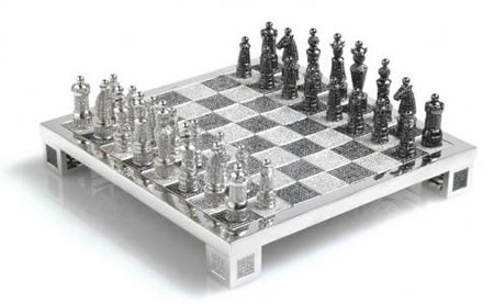 Echecs "Royal Diamond Chess"  ...  Valeur 224.000 dollars !