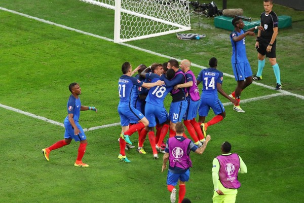 La France a remporté face à l'Allemagne 2-0  !