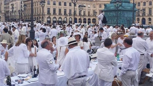 7000 «dîneurs en blanc» Place Vendôme à Paris !