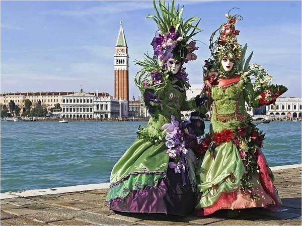 Je vous emmène au carnaval de Venise ...