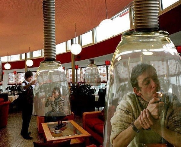 Les fumeurs sont "sous cloche"  ...   au Japon !
