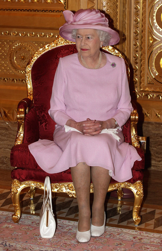 Elizabeth II a 90 ans    ...   elle force l'admiration !    