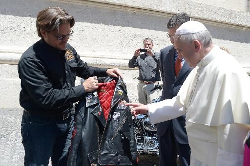 "Harley-Davidson du pape" : aux enchères à Paris !