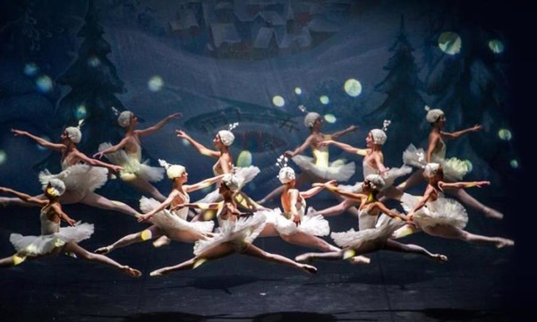 Un tableau du ballet de Moscou sur "Casse-Noisette" !