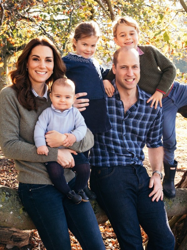 Belle famille princière au complet : j'aime et je partage !