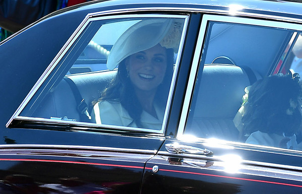 Arrivée de Kate et des enfants dont George et Charlotte ...